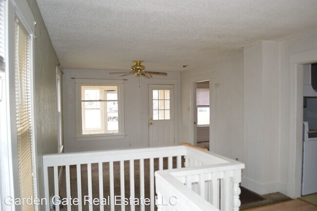 Building Photo - 3 br, 1 bath House - 211 E K