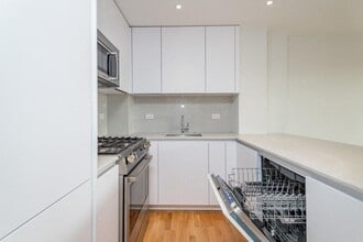 Interior Photo - 1410 Columbia