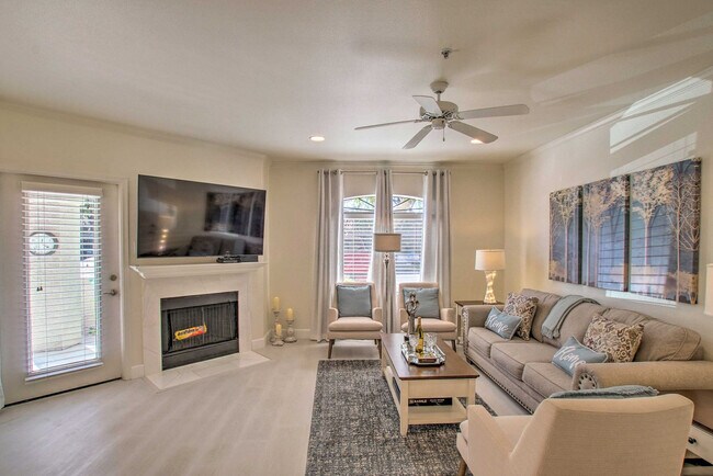 Foto del edificio - 15095 N Thompson Peak Pkwy