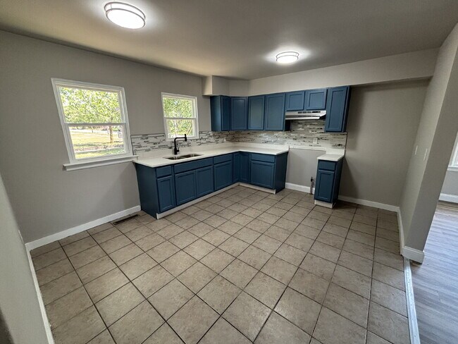 Foto del edificio - Charming 4-bed House in Gary!
