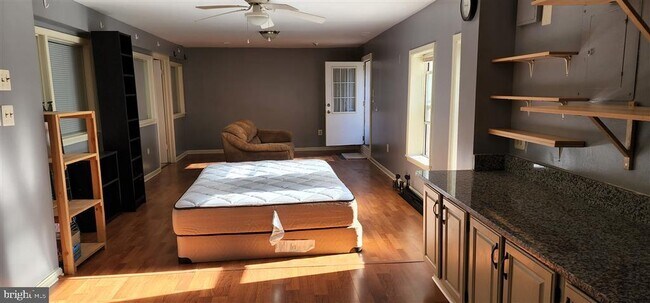 Foto del edificio - 736 Ridge Dr