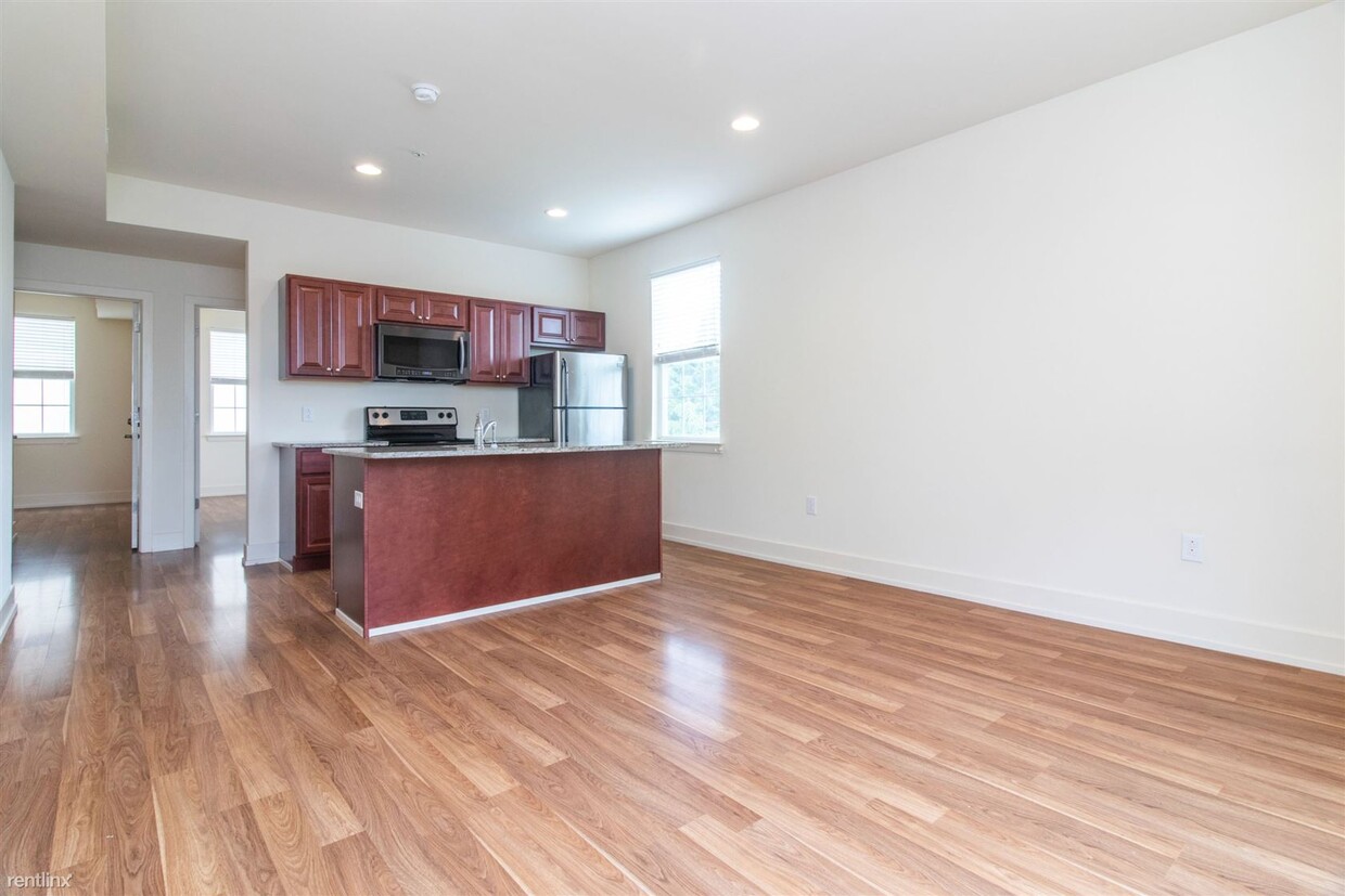 Primary Photo - 2 br, 2 bath Triplex - 1906 N MARSHALL ST ...
