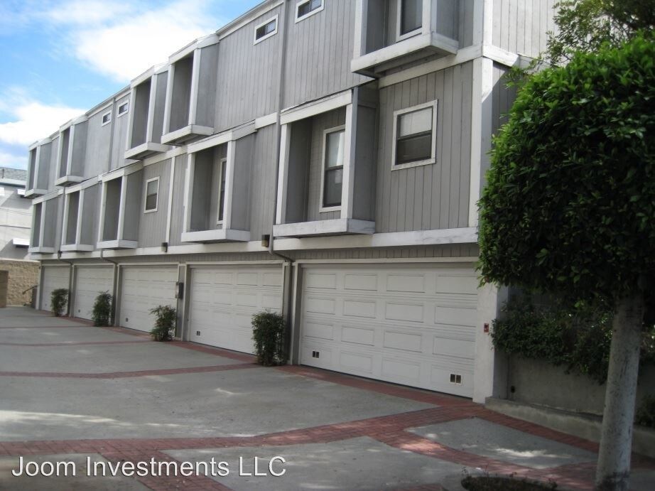 Primary Photo - 965 E Del Mar Blvd