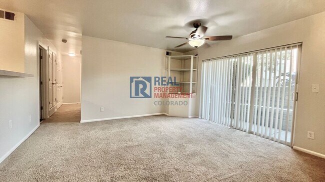 Foto del edificio - 10784 W 63rd Pl