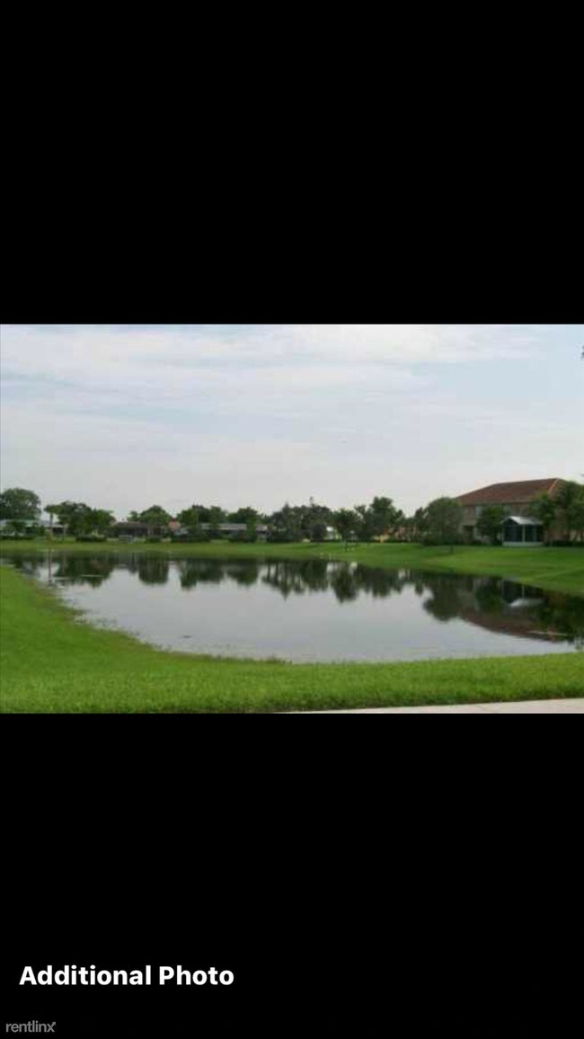 Building Photo - 220 Seminole Lakes Dr