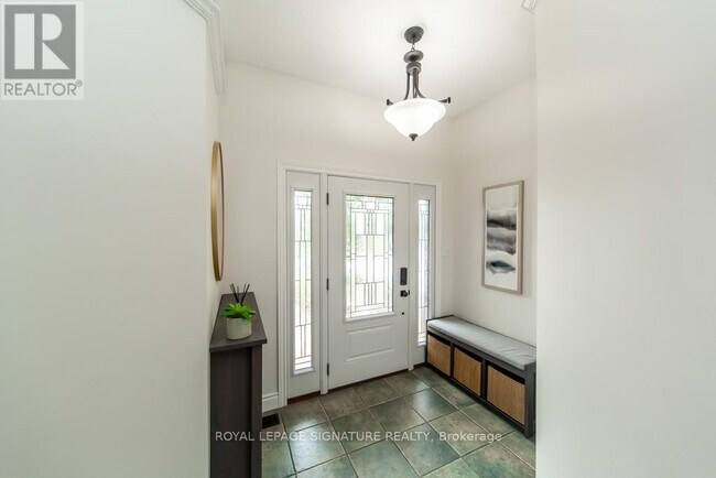 Building Photo - 579 Windjammer Way