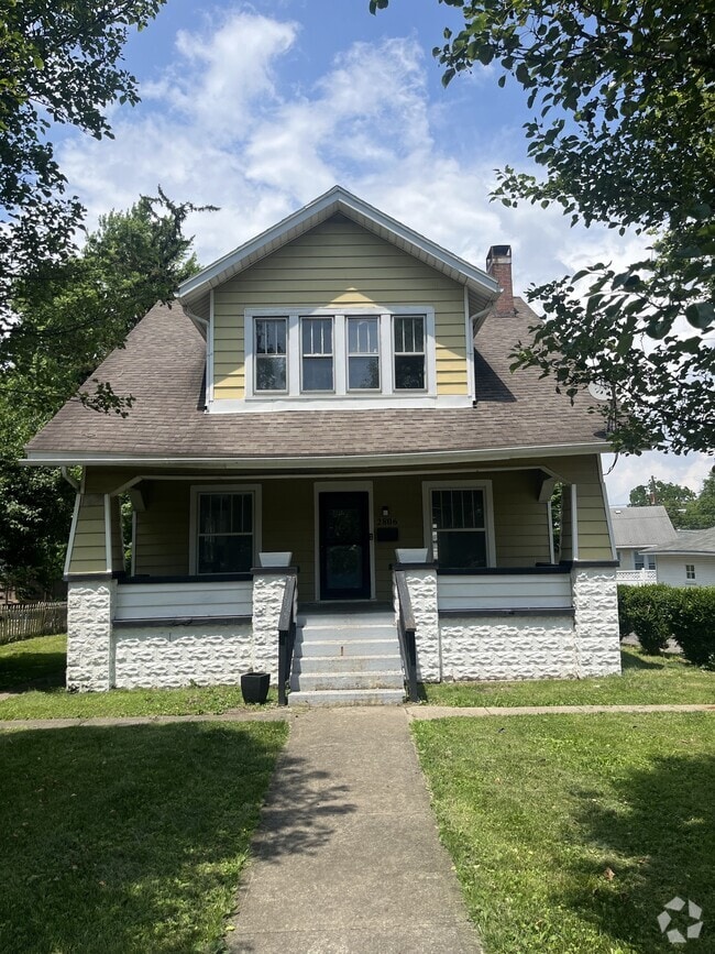 Building Photo - 2806 E High St