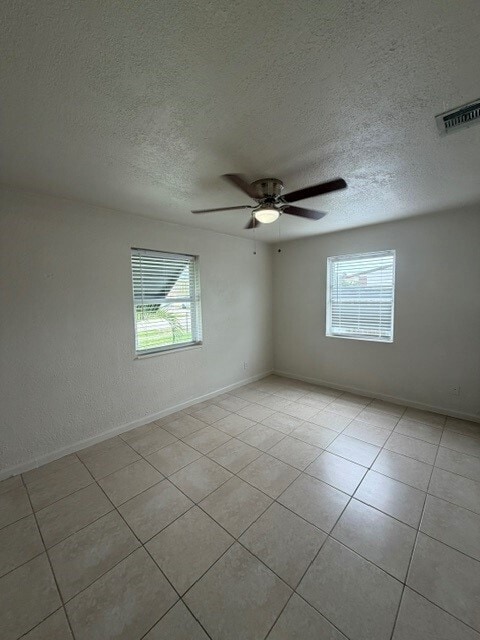 Building Photo - 2341 Wabasso Dr