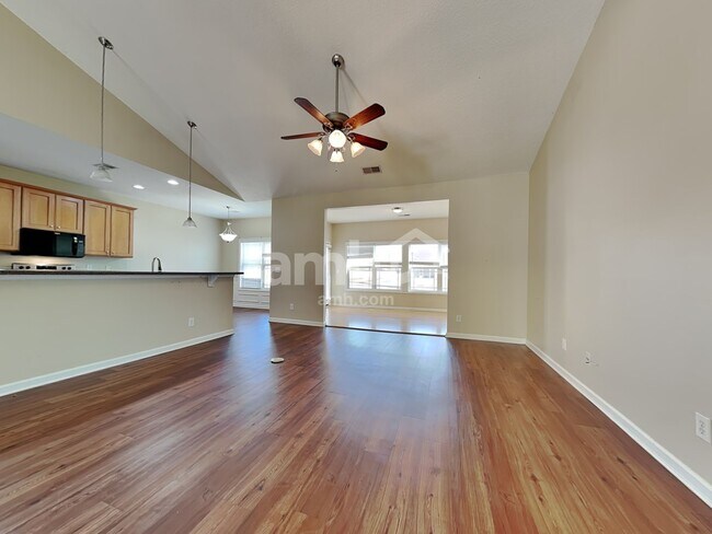 Foto del edificio - 7 Wyndham Dr