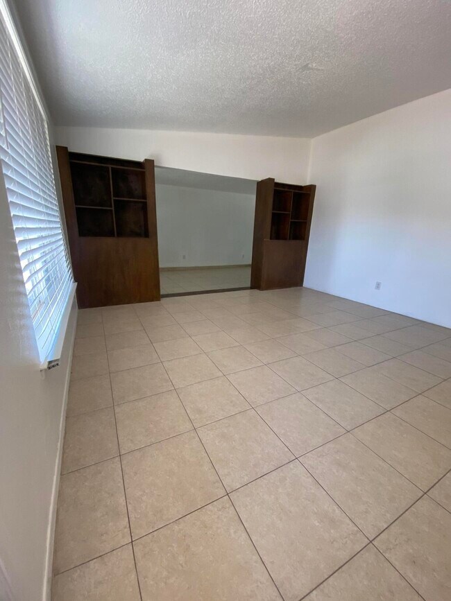 Foto del edificio - 10457 Omega Cir