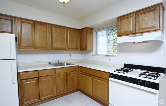 Kitchen - Brookfield Gardens