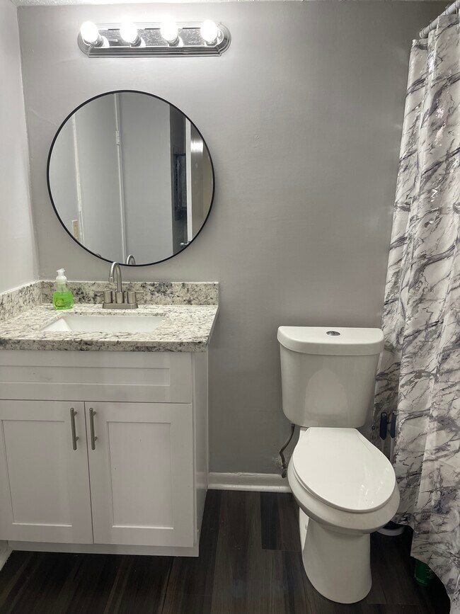 Photo - 10855 Meadowglen Ln Apartment