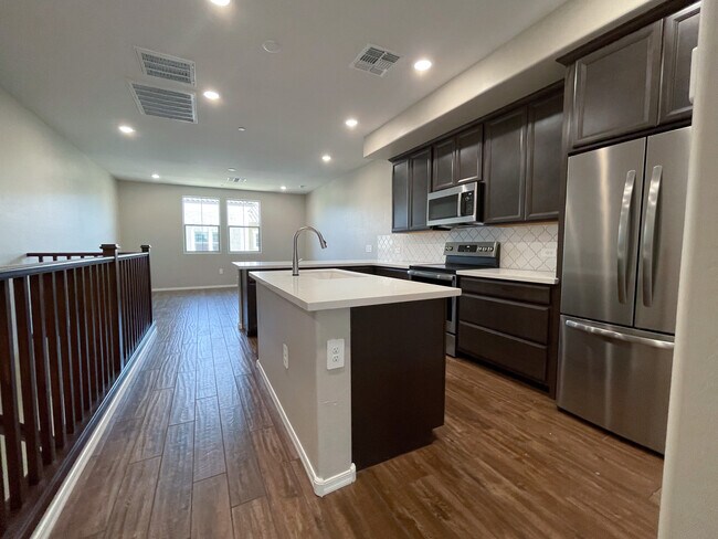 Photo - 1849 E Chelsea Ln Townhome