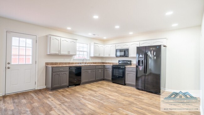 Foto del edificio - 102 Millbury Way