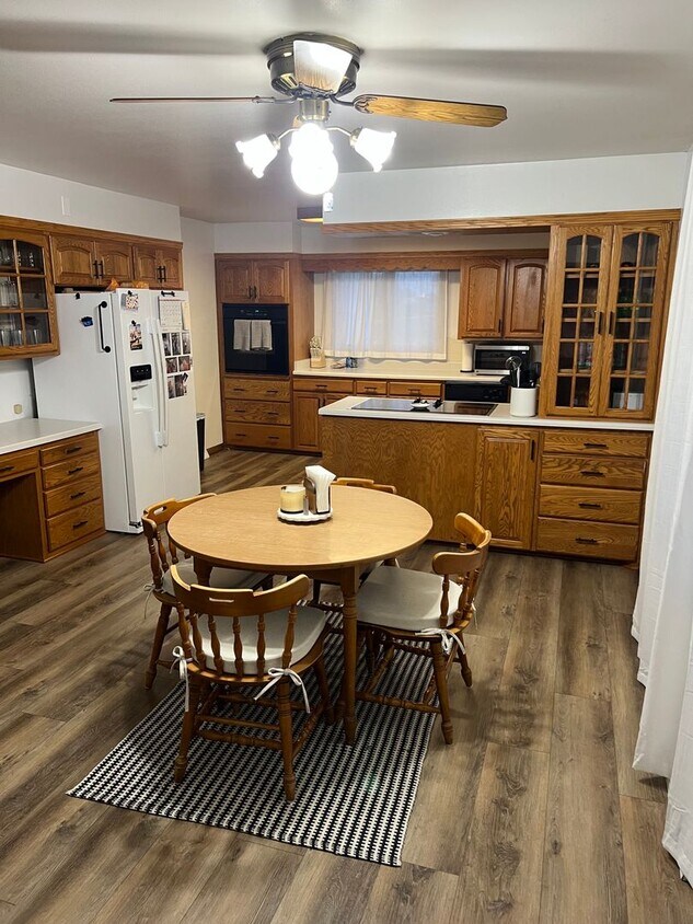 Foto principal - Rent; 3 bed acreage property