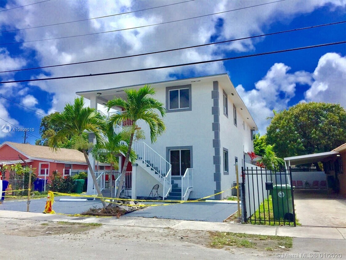 Primary Photo - 2238 NW 5th St