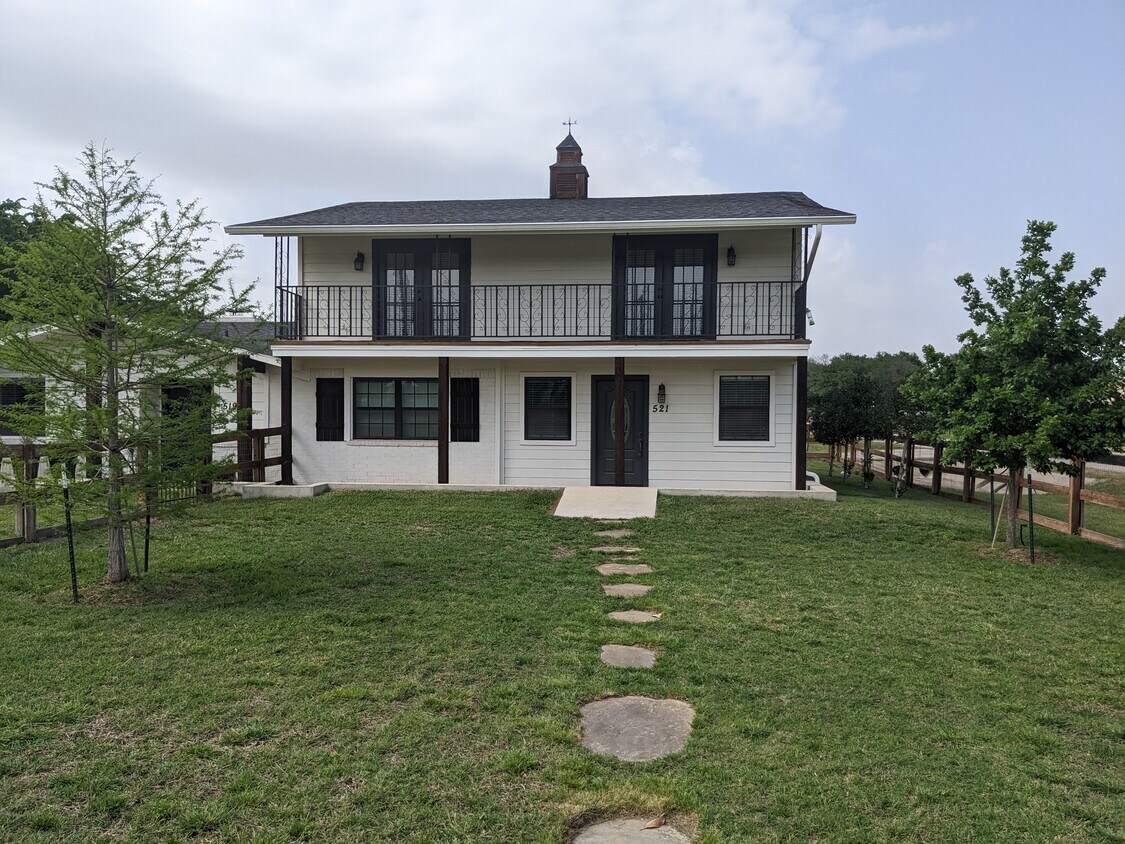 Primary Photo - 521 FM 407
