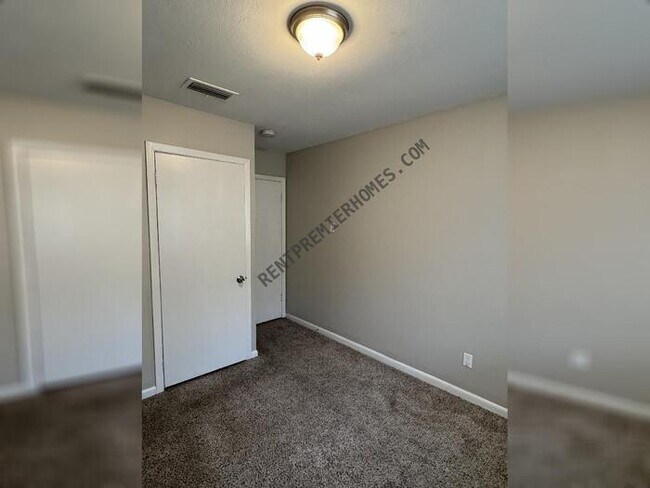 Foto del edificio - 4 Park Dr