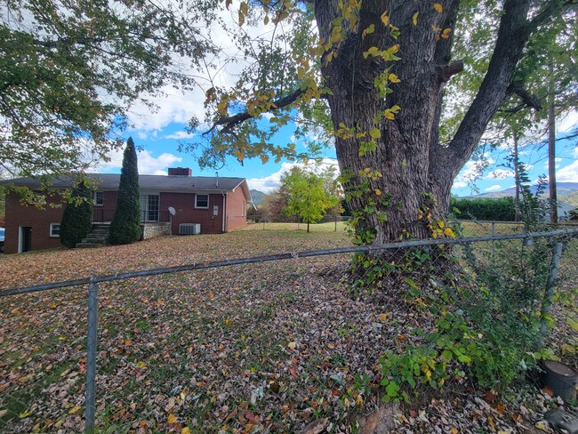 Photo - 21 Pilipinas Dr House