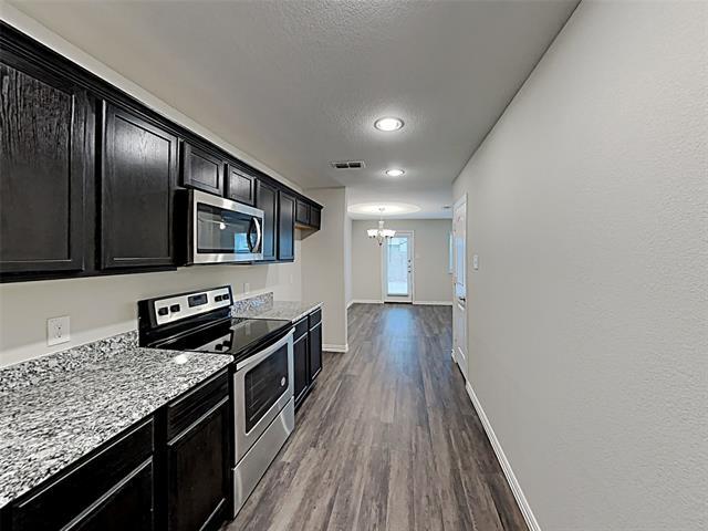 Building Photo - 10512 Wild Oak Dr