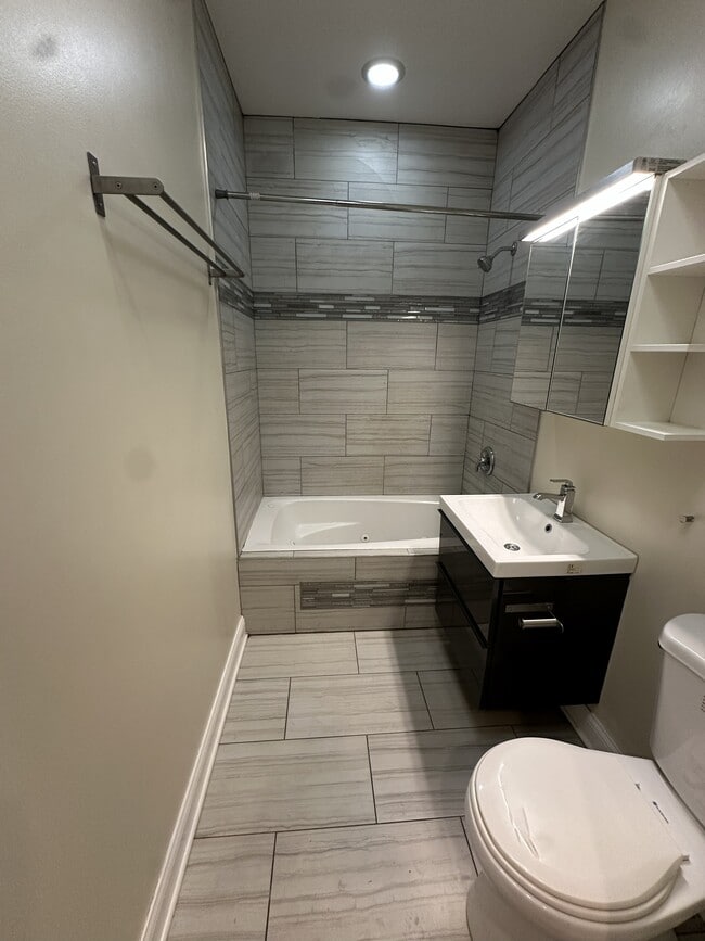 Building Photo - 10452 S Maryland Ave