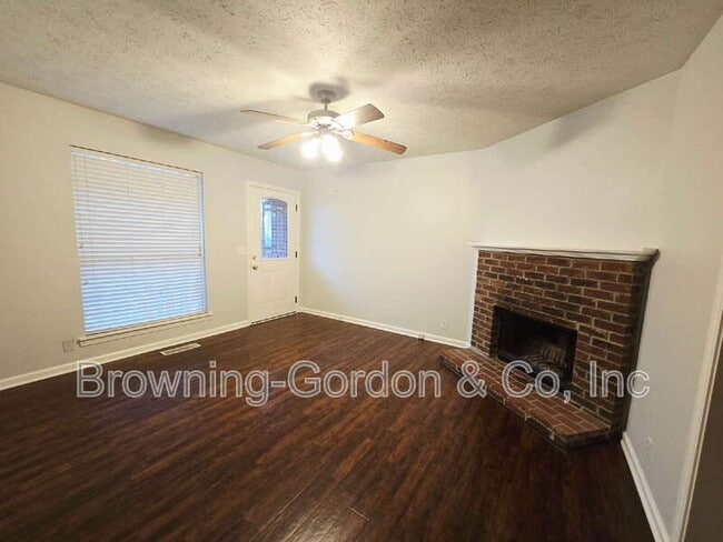 Foto del edificio - 243 Ash Grove Dr