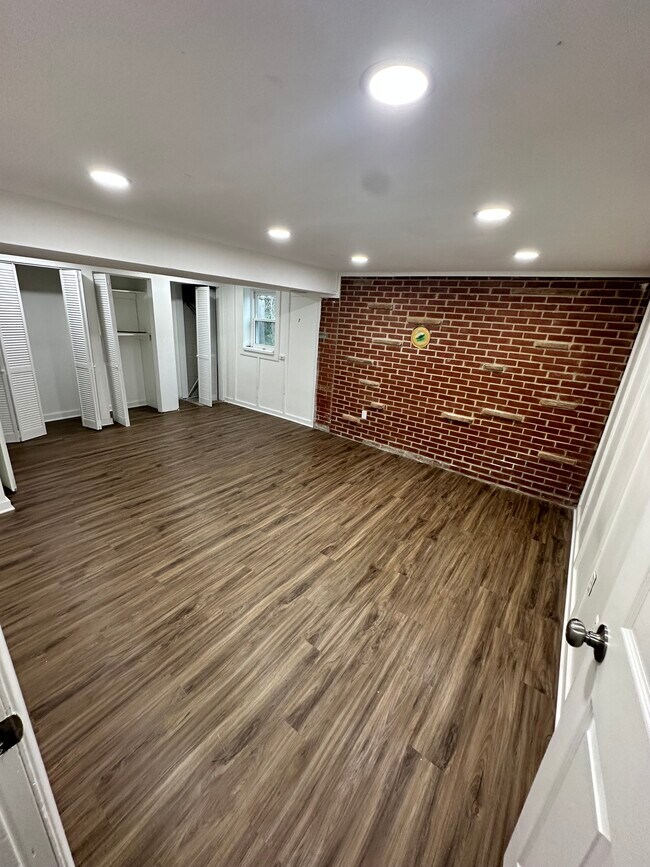 Photo - 9802 Lomond Dr House