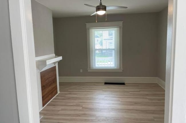 Building Photo - 299 S Warren Ave
