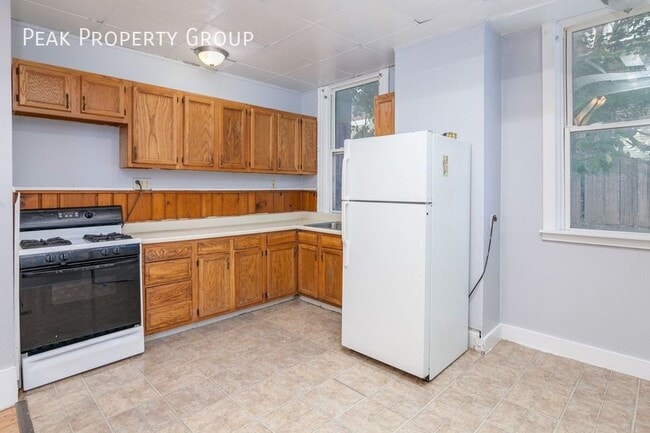 Building Photo - 2554 Vestry Ave