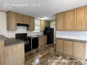 Building Photo - 1809 Velma Rd