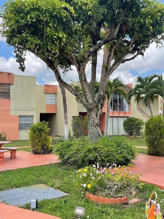 Foto del edificio - 9331 SW 4th St