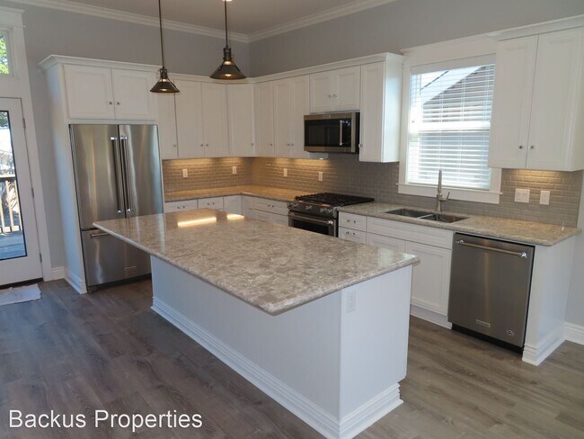 Foto del edificio - 2 br, 1 bath House - 952 W. Franklin St.