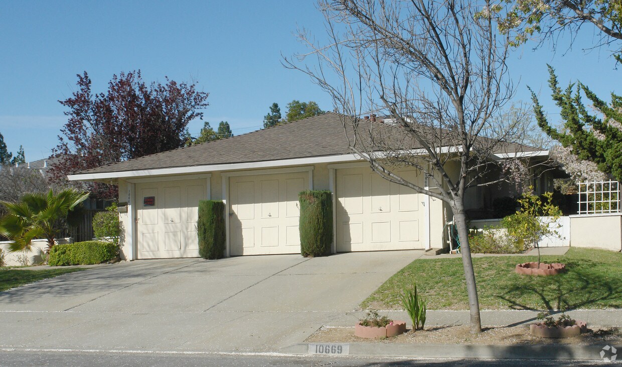 Building Photo - 10667-10669 Gardena Ct