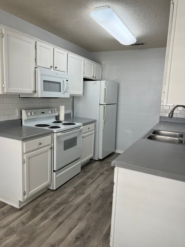 Foto del edificio - 5722 W Legacy St