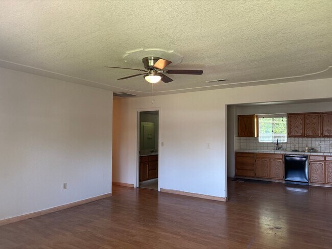 Foto del edificio - Appointment Only. Apply Now to Schedule Viewing.