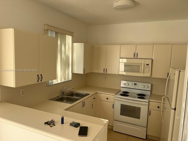 Foto del edificio - 2466 SE 15th Pl