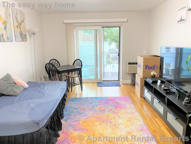 Building Photo - 134 Summer St