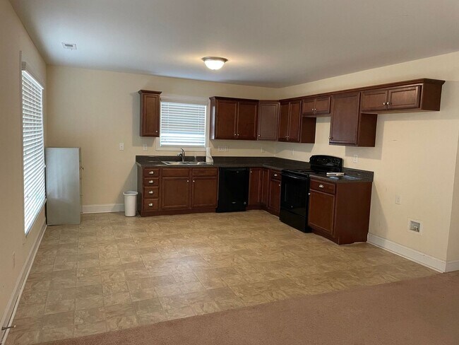 Foto del edificio - Exclusively Offered by Muse Realty Rentals...