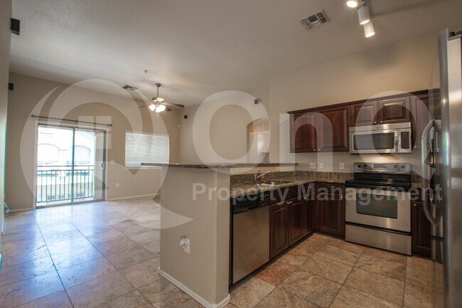 Foto del edificio - 2402 E 5th St