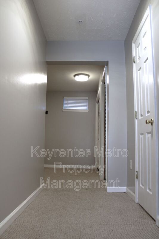 Building Photo - 9900 Prince Royal Pl