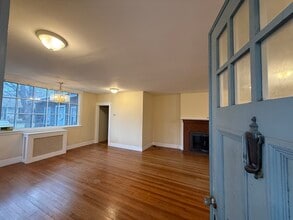 Building Photo - 37 Maple Ave