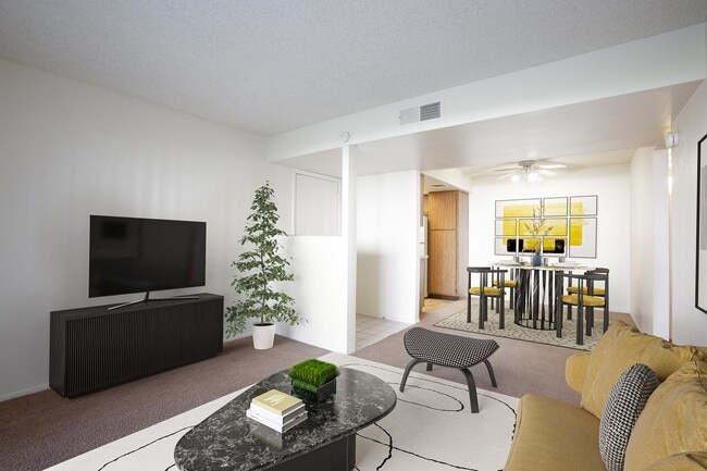 Building Photo - Townhomes on the Park Apartment Homes