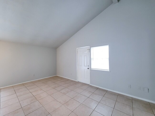 Building Photo - 24202 4 Sixes Ln