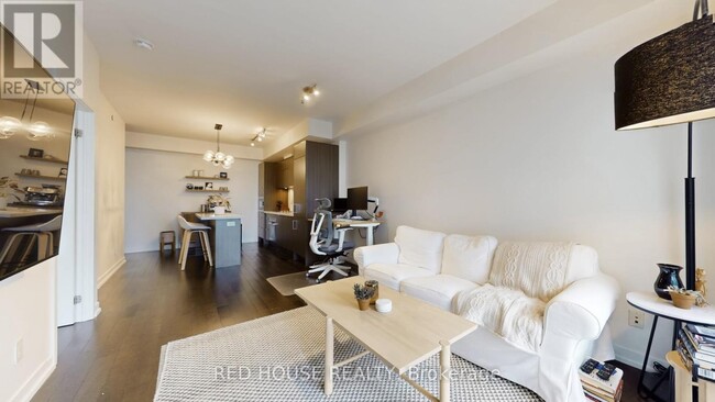 Building Photo - 21 Widmer St