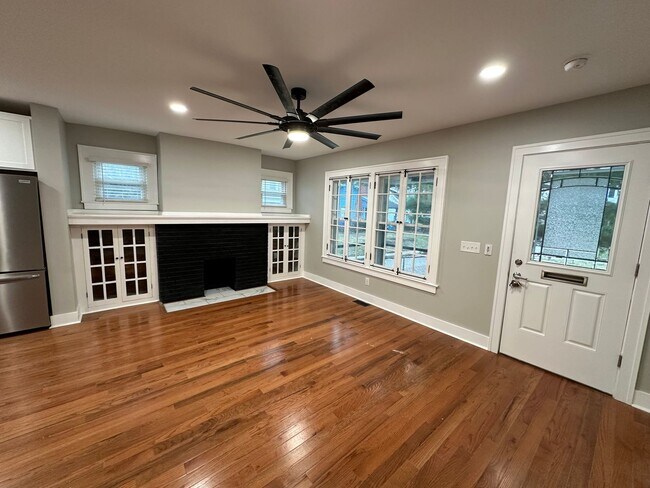 Building Photo - Deming Ave 2697-2699 NSLLC