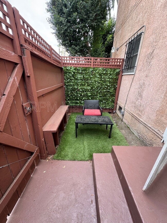 Building Photo - 1781 N Orchid Ave