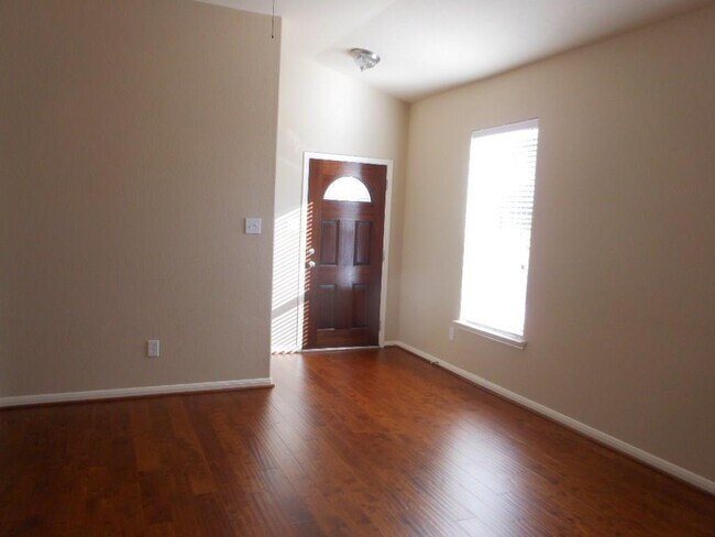 Building Photo - 6042 Starbrook Creek Dr