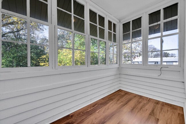 Foto del edificio - 2348 Court R