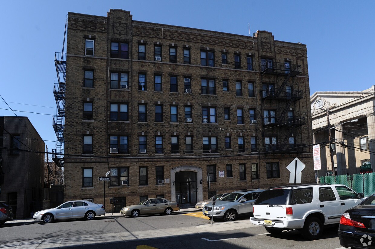 Exterior - 509 47th St