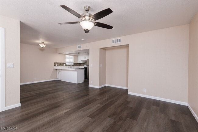 Building Photo - 6205 Bellota Dr
